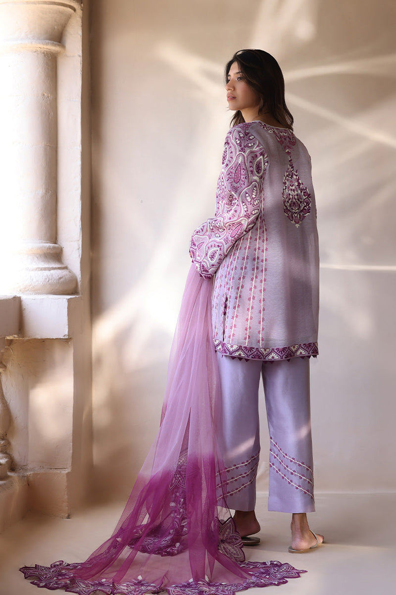 Amna (B)