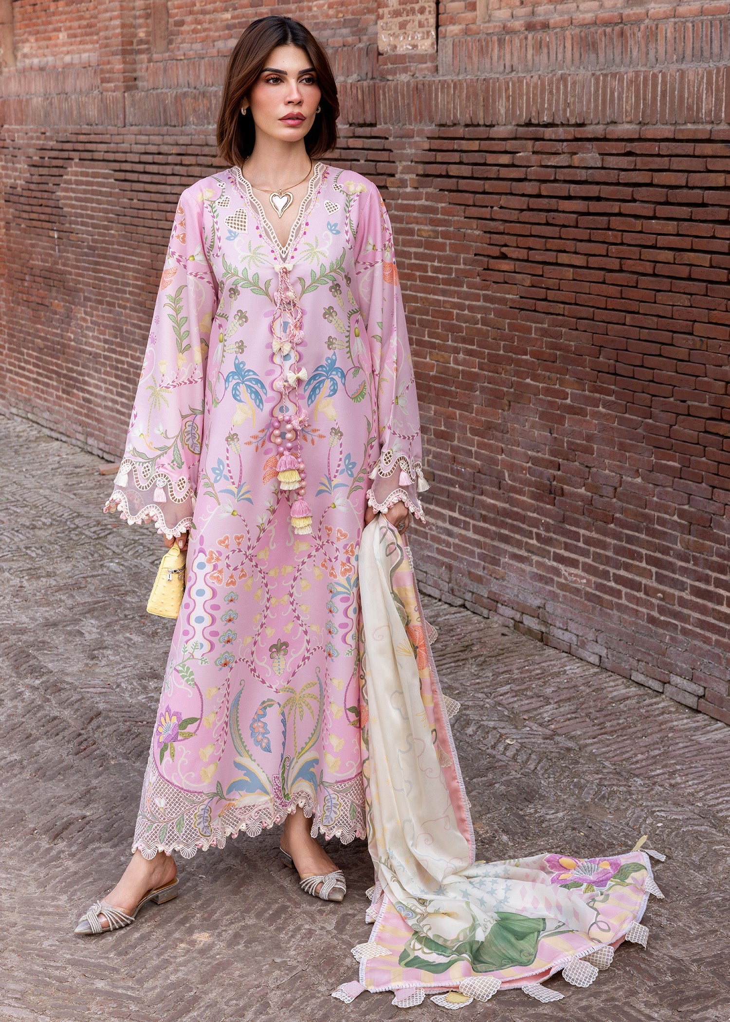 OUT OF MANY HEARTS - D6A