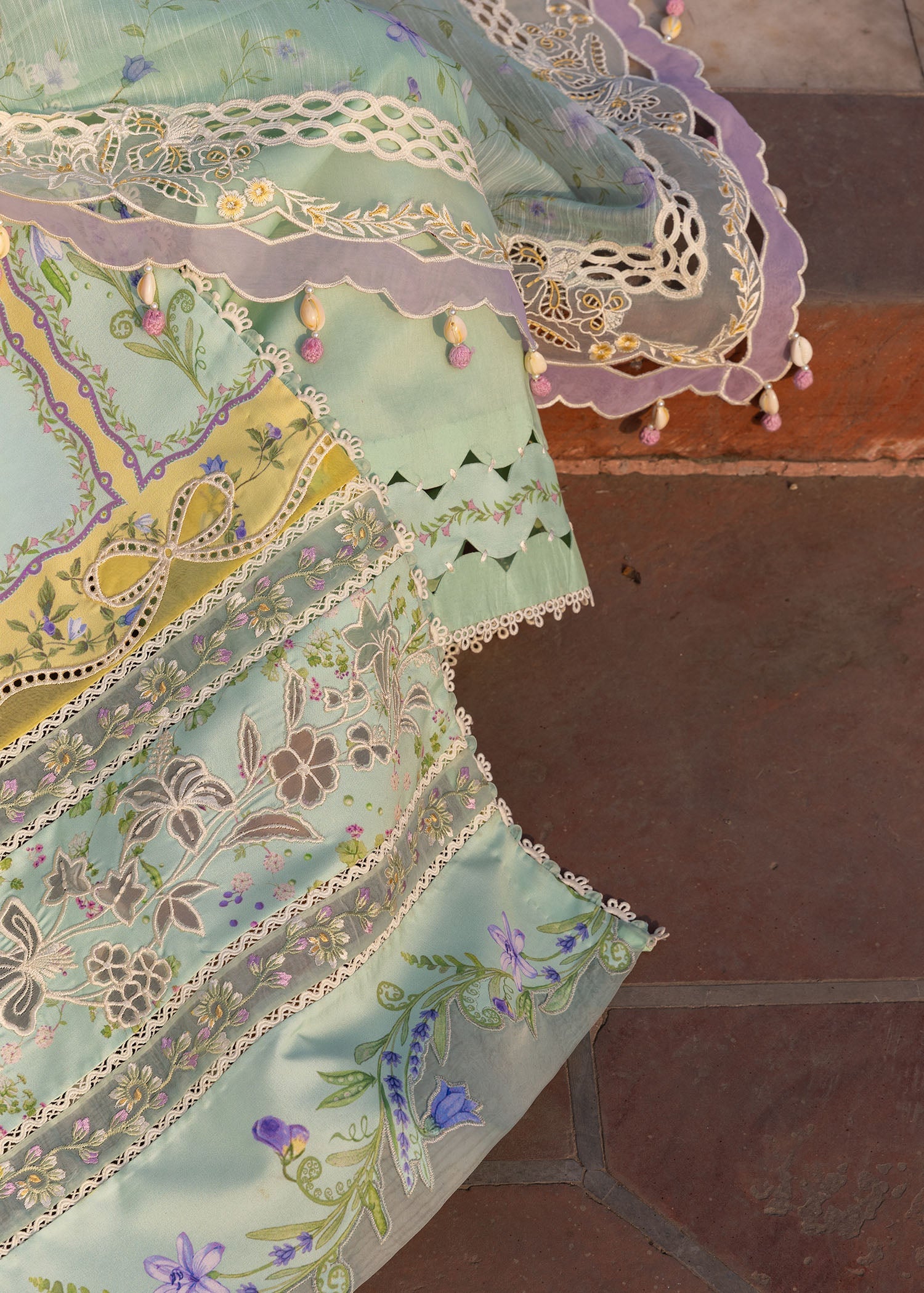 SUN-KISSED LETTER-D9B