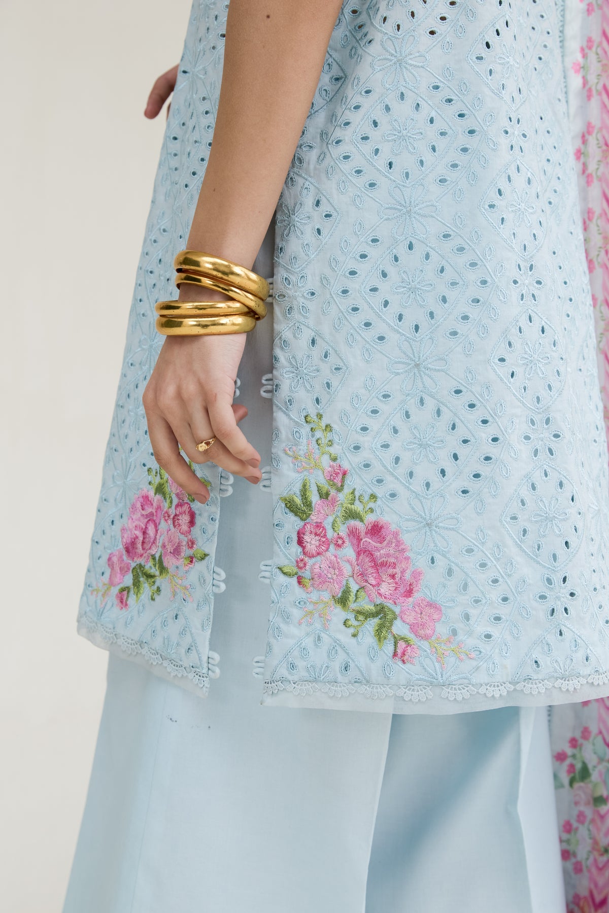 ICE BLUE LUXURY EMBROIDERED LAWN 3PCS SET (NPA3-26404)