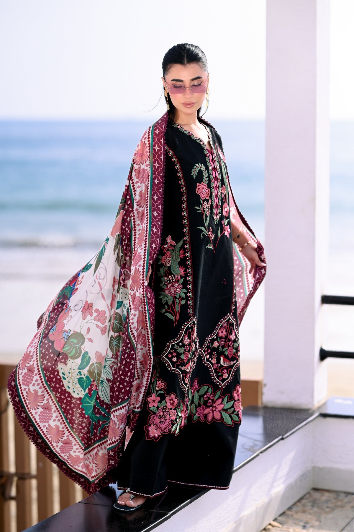 BLACK LUXURY EMBROIDERED LAWN 3PCS SET (NEL-26611)