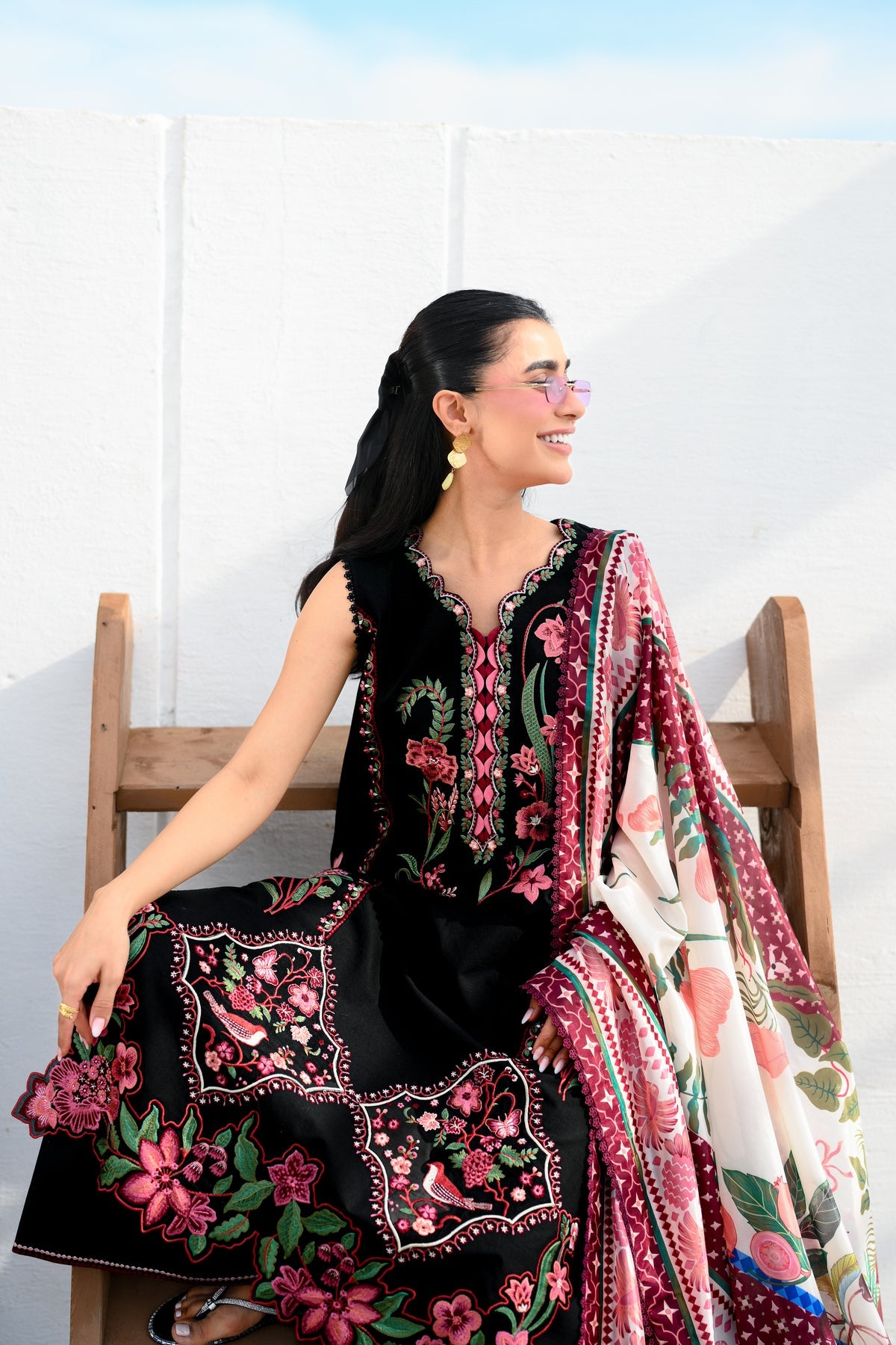 BLACK LUXURY EMBROIDERED LAWN 3PCS SET (NEL-26611)
