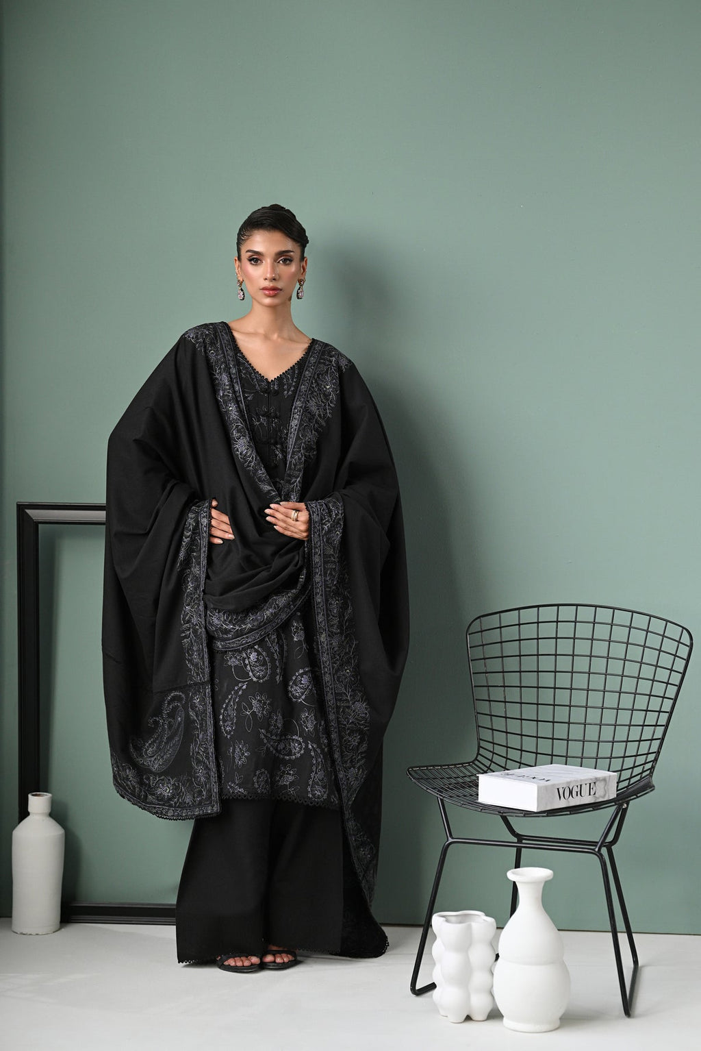 BLACK LUXURY EMBROIDERED KARANDI SET (NEL-24623) – Alanii Official