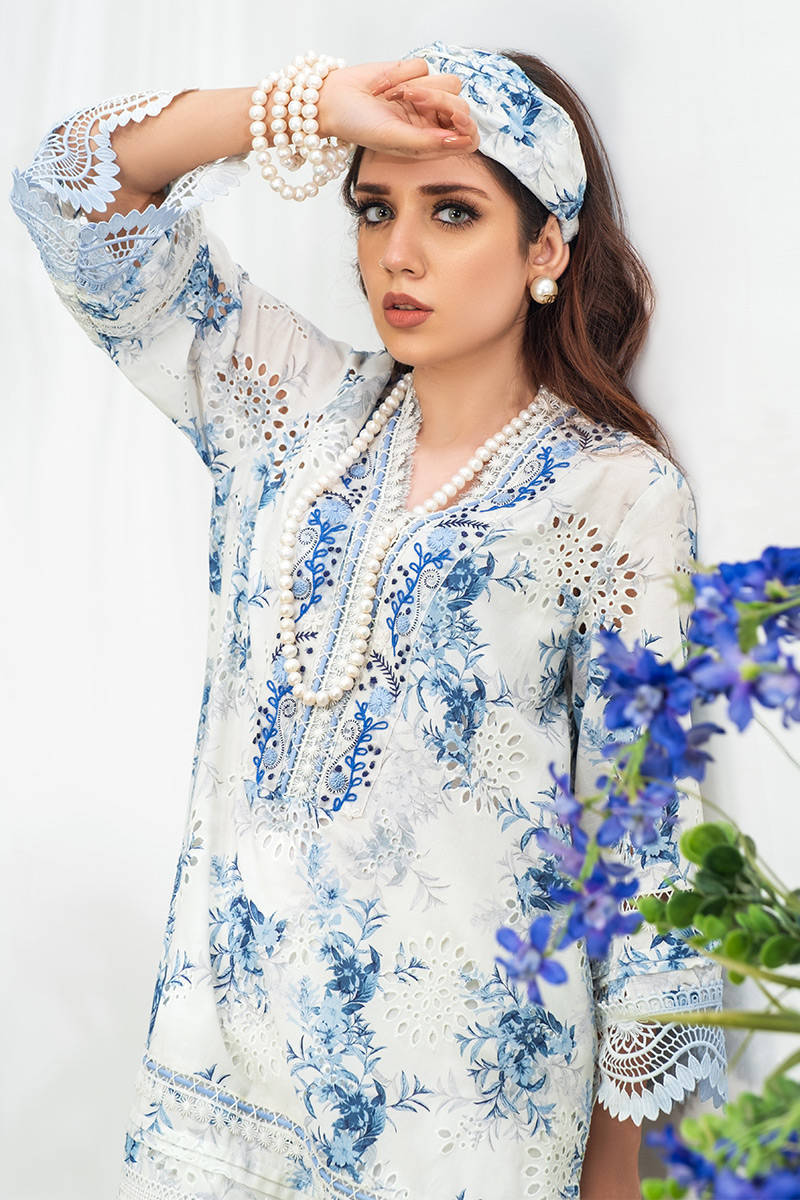 BLUE ROSE CHIKAN Farida Hasan