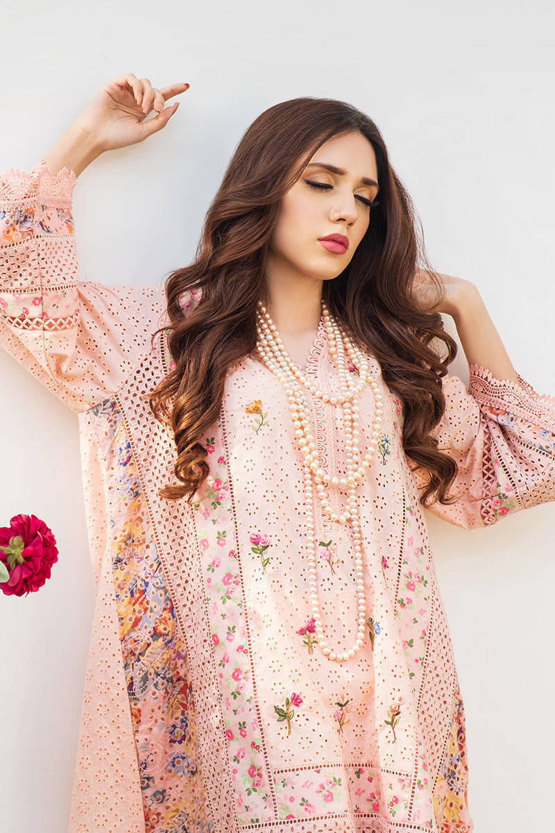 PEACH FLORAL CHIKAN Farida Hasan